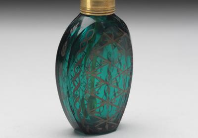 图片[2]-Green glass snuff bottle with silver tracing, 19th century, Europe-China Archive